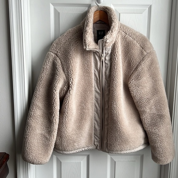 GAP Jackets & Blazers - Gap Women’s faux fur sherpa cream color jacket size small